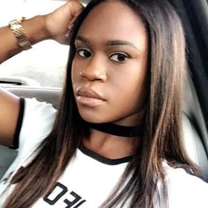 Meet your Posher, Ebony